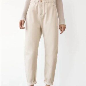 Zara Paper Bag High Waist Jeans in Cream Size 8